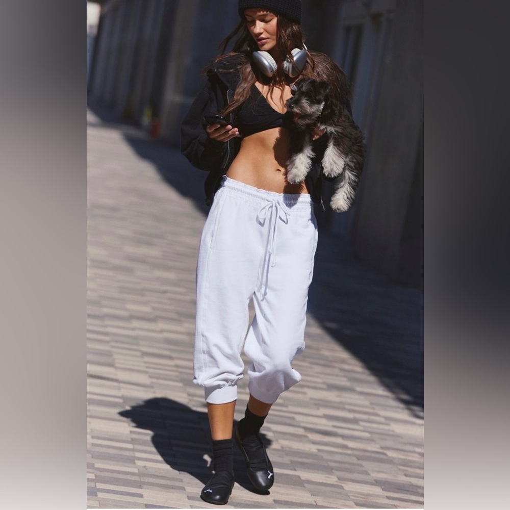 NWT Free People movement Flutter cropped joggers size Med - Picture 2 of 4